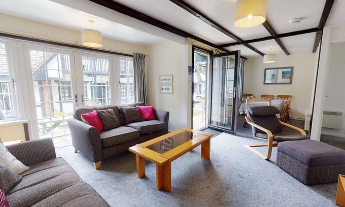 Saint Erth Praze Apartamento | A comfortable accommodation for up to nine guests set within the grounds of Tolroy Manor