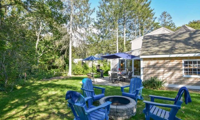 East Harwich Casa | A Contemporary Gem w/Cape Character, Dog Friendly!