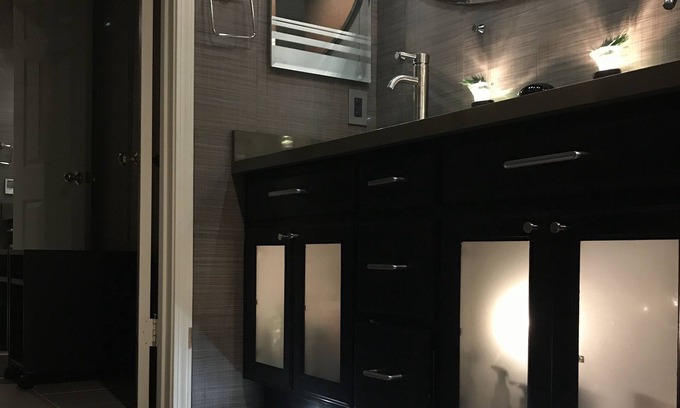 Crocker Apartamento | A Cool Stay 6 Beds & 2 sofa sleepers - upper level + Spa Jacuzzi