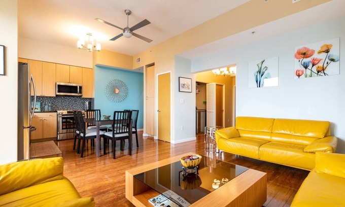 Waterfront Condominio | A Corner Unit with OCEAN VIEWS from EVERY ROOM