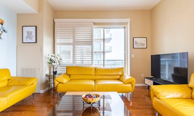 Waterfront Apartamento | A Corner Unit with OCEAN VIEWS from EVERY ROOM