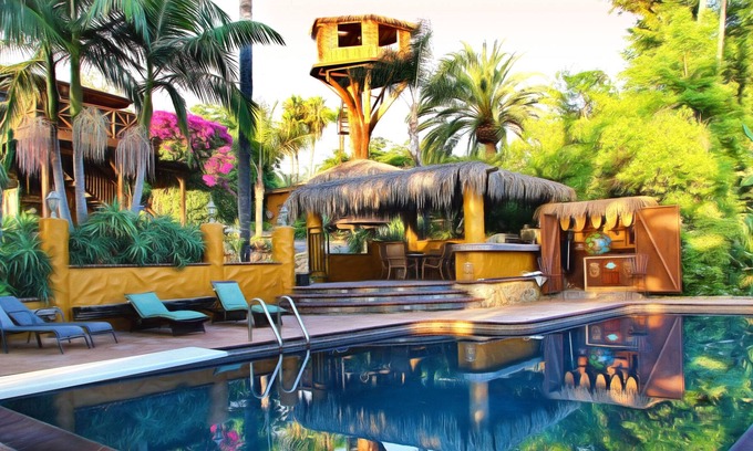 Escondido Apartamento | Rodeado de cascadas, exuberantes jardines, hamacas y piscina completa / bar-b-q.