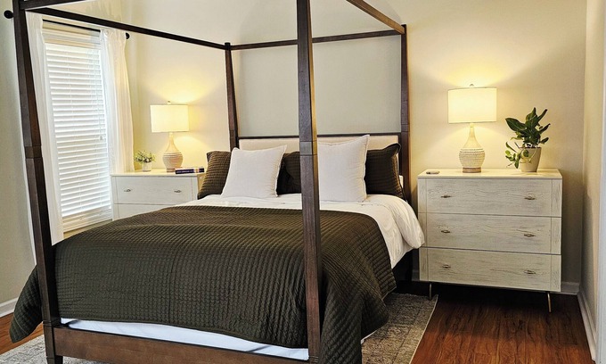 Hampstead Casa | A cozy and charming home located near gorgeous beaches and a bustling downtown.