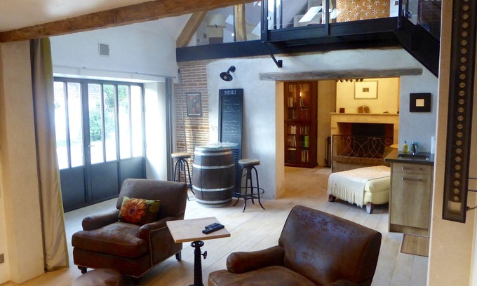 Chitenay Casa | Un granero acogedor, tecnológico y elevado en el corazón del área de los grandes castillos de Loire Valley