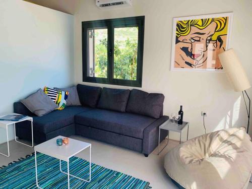 Archangelos Apartamento | A designed loft studio a minute walk to the beach