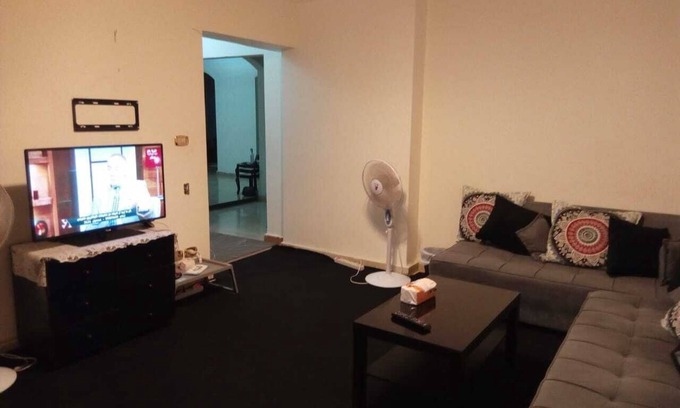 Nasr City Casa | Una habitación doble con cama grande para 2 personas como máximo.