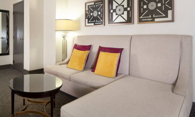 The Loop Hotel | A Downtown Hideaway Close to Ohio Street Beach | 2 Family Ready Rooms