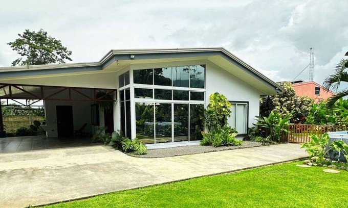 La Fortuna Casa | A&E House, La Fortuna w/ Baldi Hot Springs day pass included