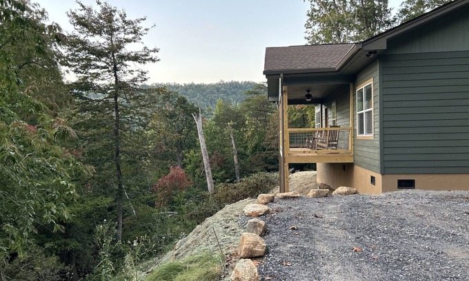 Sylva Casa | A Fantastic View Sylva- WCU - Cherokee - Dillsboro-Pet Friendly