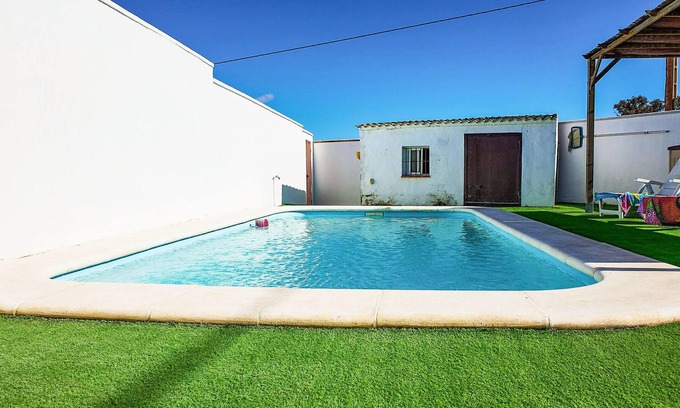 Brena y Marismas de Barbate Natural Park Casa | A few kilometers from the beautiful sandy beaches of the Andalusian Atlantic coast, this spacious va