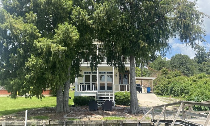 New Roads Casa | A fishing and swimming paradise . PARTY BARGES AVAILABLE ON REQUEST