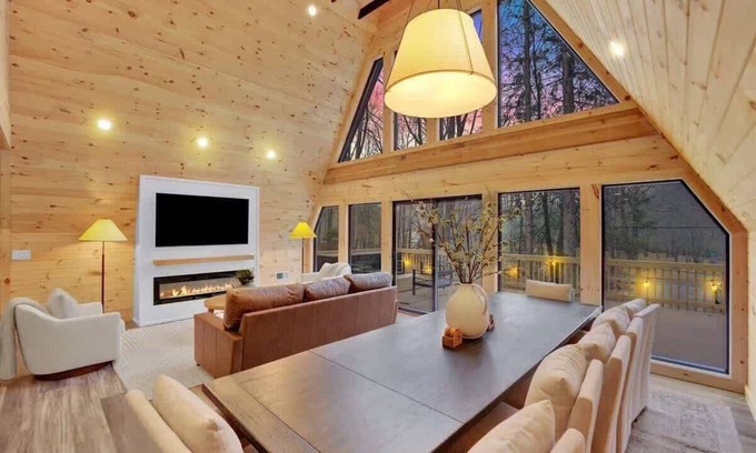 Blakeslee Cabina | A-Frame Cabin in the Pines- Hot Tub- Firepit- Lake Access