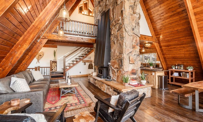 Sundance Cabina | "A" Frame of Mind - 4 bed/3 bath, Close to Resort/Hiking, Hot Tub, Sauna, Views, Outdoor Fire Pit