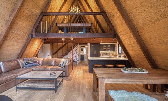 Truckee Casa | A-Frame of Mind by Tahoe Getaways - Pet-Friendly 2 BR 1 BA with Pool Table