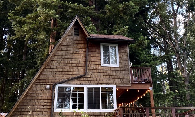 Salem Cabina | A-Frame on the River -- PNW