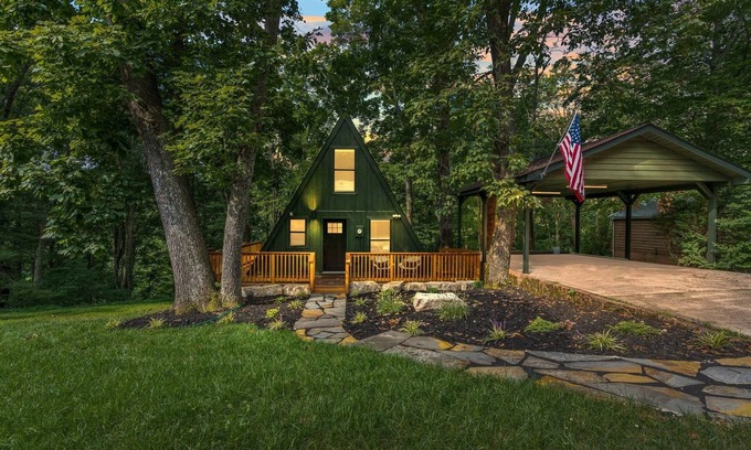 Tullahoma Cabina | A-Frame on Tims Ford Lake Private Boat Dock