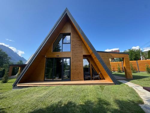 Busteni Chalet De Esquí | A-Frame Paradise