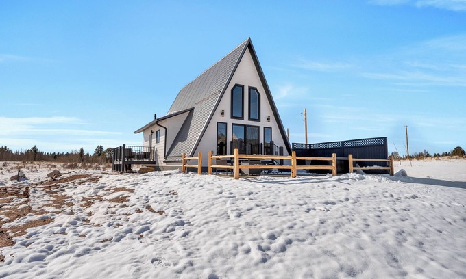 Cripple Creek Cabina | A-Frame, Pikes Peak View, Hot-tub, No Cleaning Fee