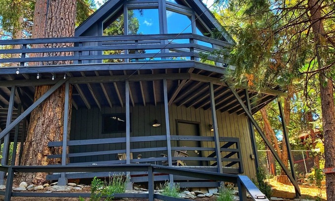 Pine Cove Cabina | A-Frame Style Modern Cabin