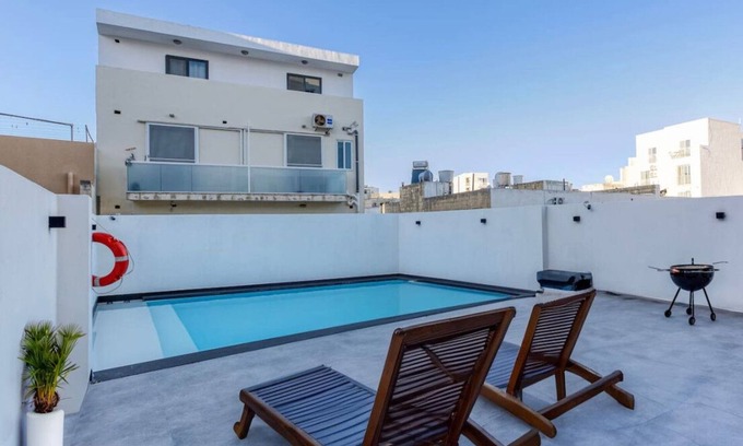 Swieqi Apartamento | A fully equipped APT with private balcony & Pool