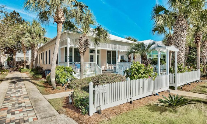 Frangista Beach Casa | A Garden Cottage