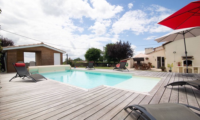 Saint-Mariens Casa | Una casa rural llamada La Grange, con jardín, zona de barbacoa y piscina