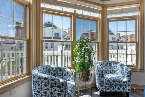Sheboygan Casa | A Glorious Getaway Sheboygan - Blue Harbor Condo
