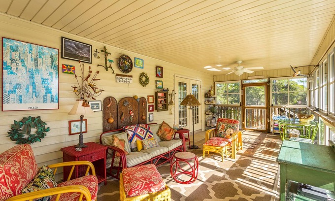 Panacea Casa | A Guest Key Getaway 3BR/2BA home with beach access