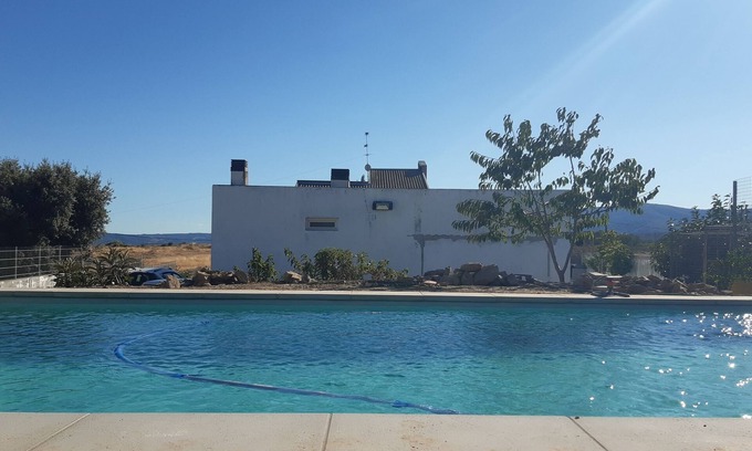 Braganca Cabaña | A haven of tranquillity, 5 minutes from the city and castle. Pets allowed.