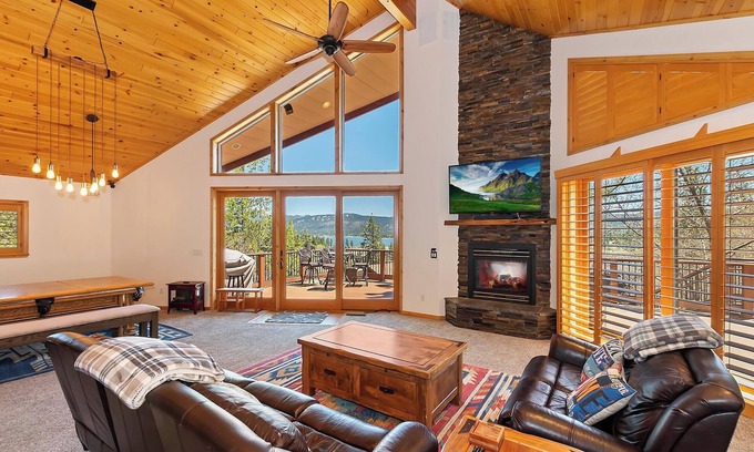 Fawnskin Cabina | A Heavenly View by Destination Big Bear : Million Dollar View in this Beautifully Remodeled Custom Home in North Shore! Lake Views! Game Table! Pet Friendly!