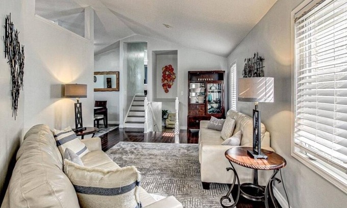 London Casa | A home away of your home.