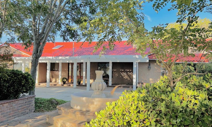 Palmdale Casa | A Home Surrounded by Nature