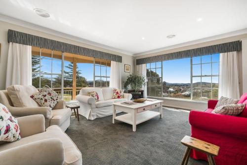 Molong Casa | A House With A View, Molong. NSW