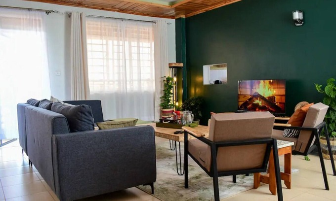 Nyeri Apartamento | A+I Skyview- Rustic Chic Escape x2