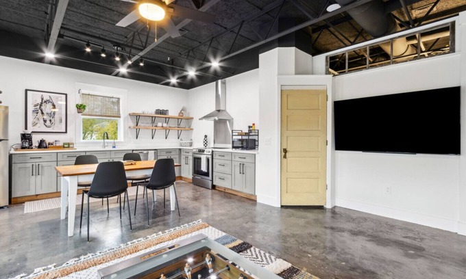 St. Marys Apartamento | #A Industrial Studio Loft Downtown!