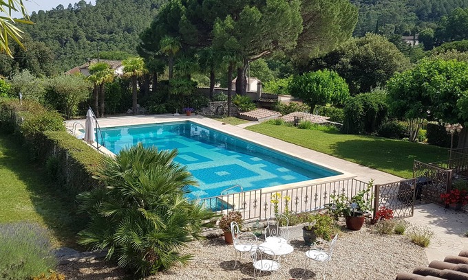 Anduze Cabaña | A l'ombre du chêne : Gîte Éden en Cévennes swimming pool, calm & nature at Anduze