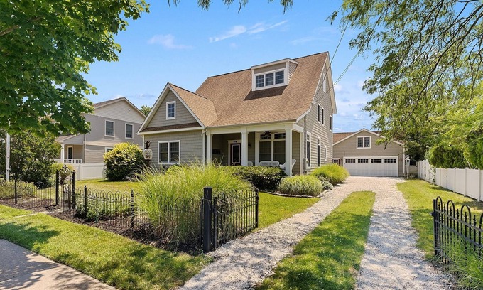 Village Green Casa | A Large Family Retreat Just a Short Stroll to All Cape May Has To Offer