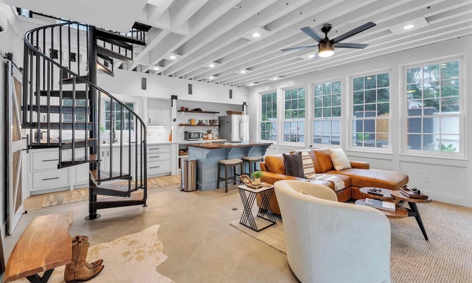 Covenant Casa | A Little Bit of Heaven near Rancho Santa Fe with a pool!