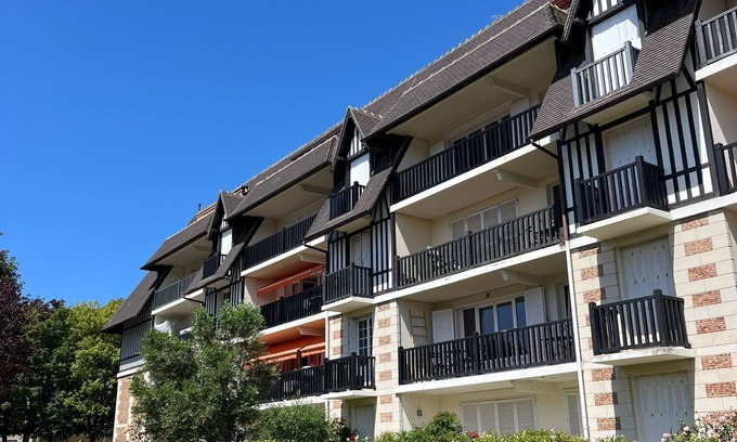 Deauville City Centre Apartamento | A little Normandy getaway just 5 minutes from the sea!