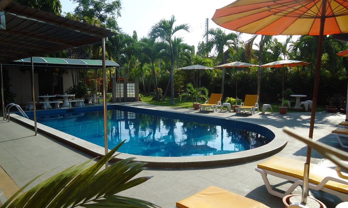 Nong Prue Complejo | Un pequeño paraíso, el Lonops Paradise para huéspedes orientados a los homosexuales en Pattaya-TH