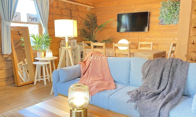 Higashiizu Cabina | A log house with a cute southern French interior You can enjoy the great outdoors