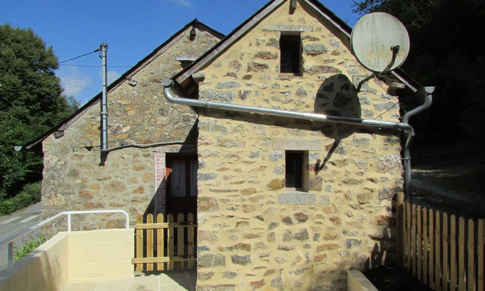 Chailland Cabaña | Una hermosa casa de campo de más de 220 años en el 'Petit Cite de Charactere' de Chailland.