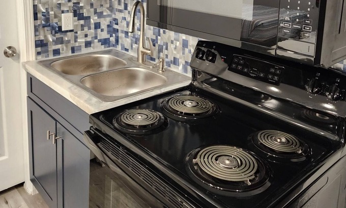 Westwego Apartamento | A luxurious new construction studio apartment just 20 min away from New Orleans!