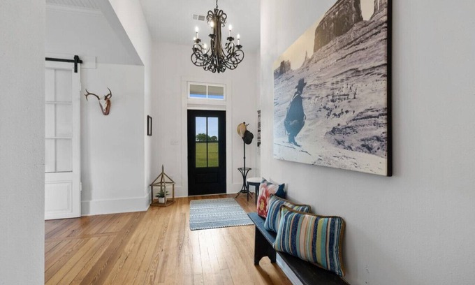 Brenham Casa | A luxury Farmstead retreat, escape the city lights!