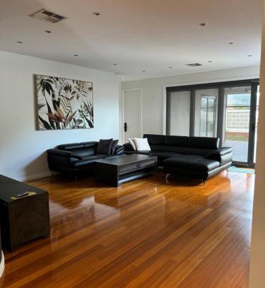 Oakleigh Casa | A luxury home in Oakleigh