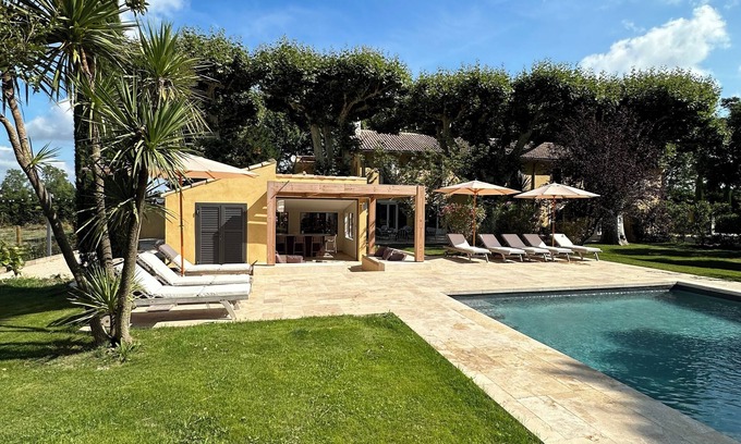 Cabannes Casa | Un Mas en Provence bajo los plátanos