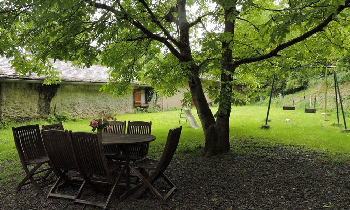 Montredon-Labessonnie Cabaña | A miller's house in the quiet countryside for 2 people, pets welcome