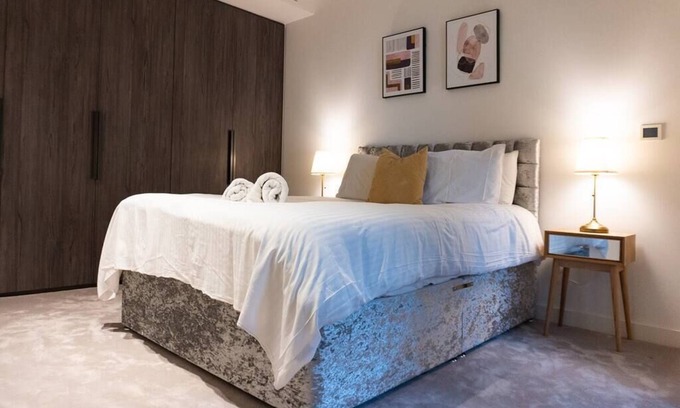 Canary Wharf Apartamento | A modern and stylish apartment with balcony in the centre of Canary Wharf.