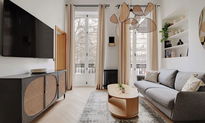 Quartier du Faubourg-Montmartre Apartamento | A Modern & Stylish 1-BR Apartment in Opéra