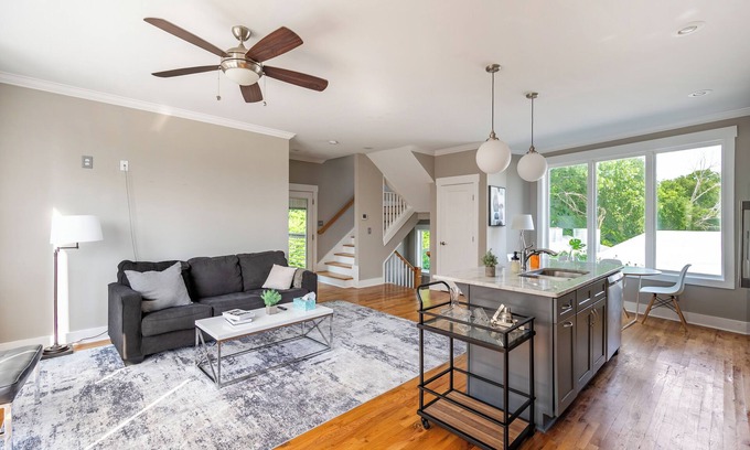 Katie Hill Neighborhood Casa | A modern two-bedroom/2.5 Bathroom townhome in East Nashville. Come enjoy this amazing rooftop! Our home includes a spacious garage for two vehicles. This newly built home is only a 10-min drive to most attractions including Broadway, Nissan Stadium,